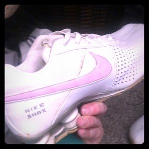Women’s Nike show still in good condition size 6